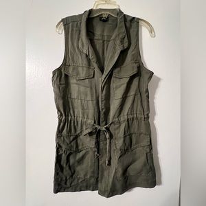 Massimo / target green army tie waist women’s vest / size medium